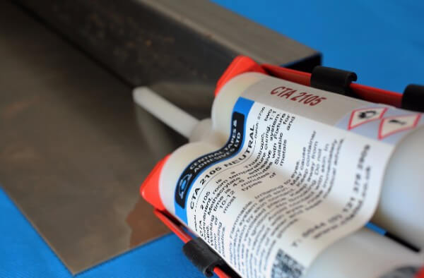 Two Part Structural Adhesive 2105 with applicator gun