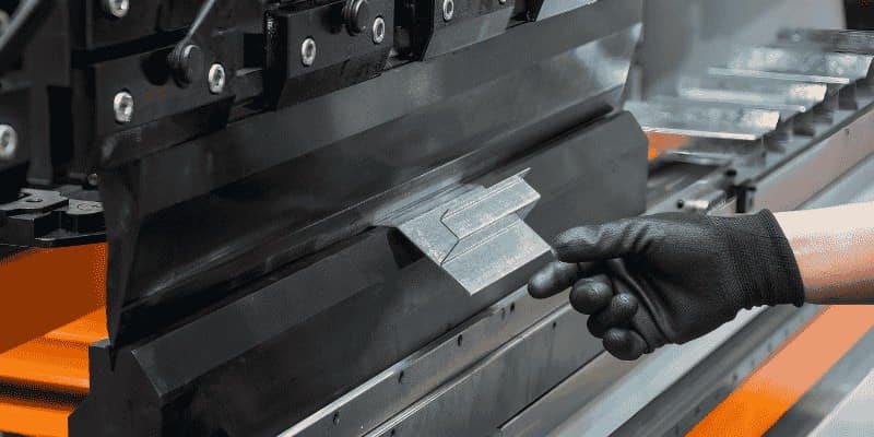 Adhesives to prevent loosening in the engineering industry